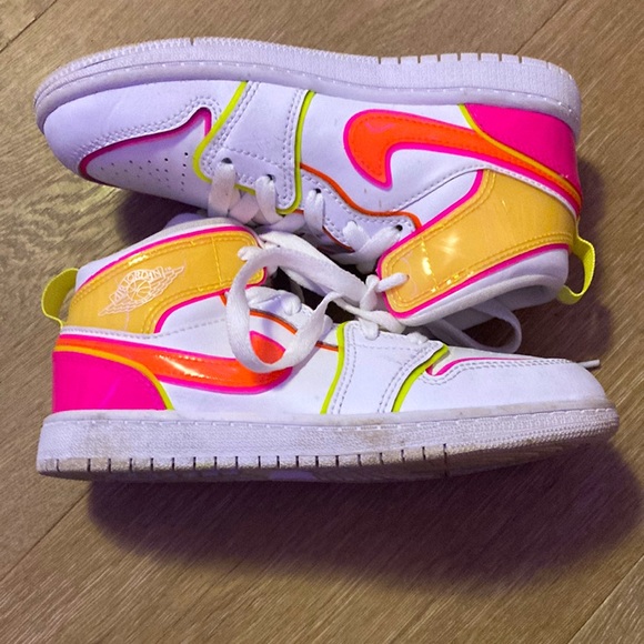 Kids size Nike Jordan's only worn once - Picture 1 of 2